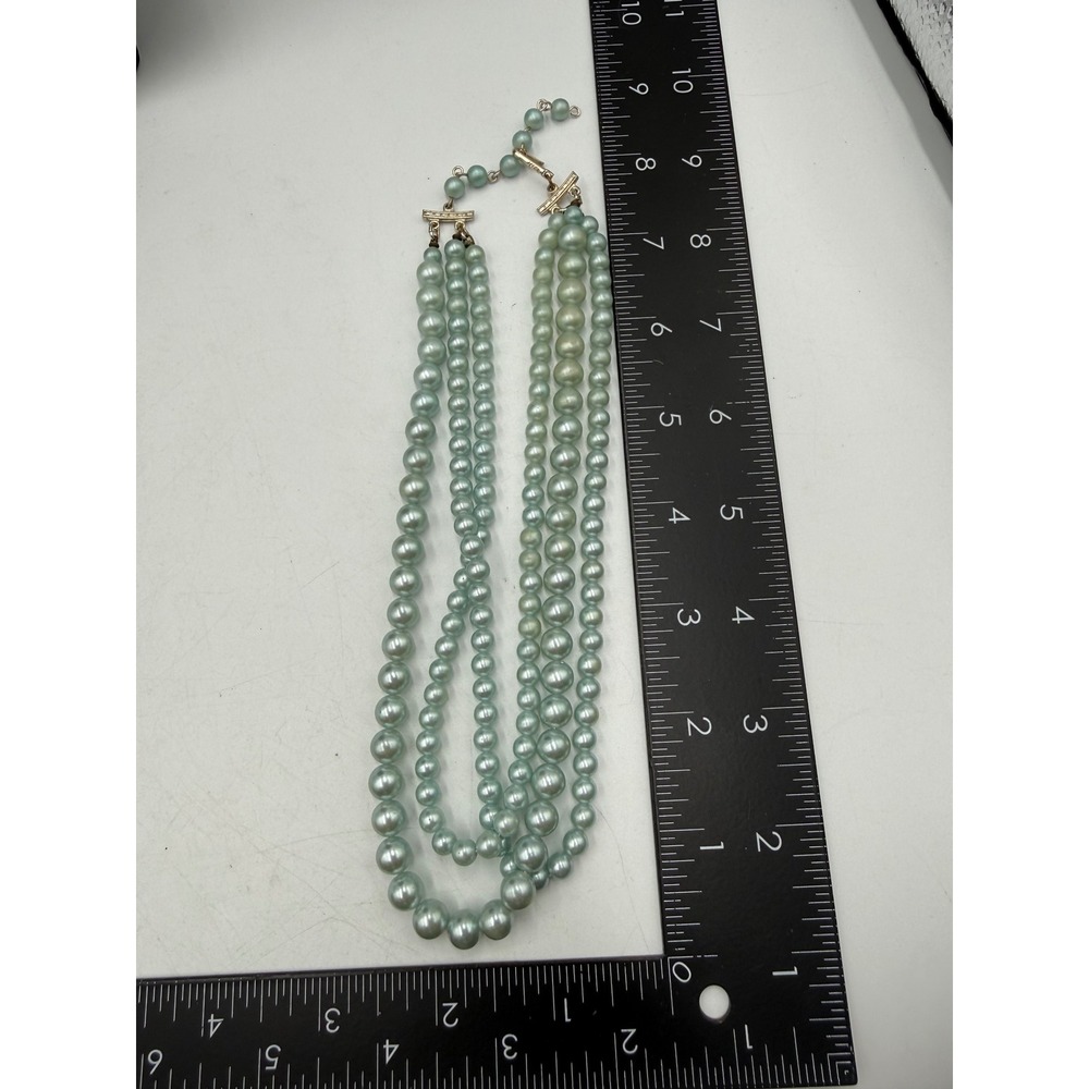 Vintage Triple Strand Seafoam Green Faux Pearl Necklace Aqua Graduated - Picture 2 of 5